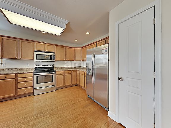 4th image of 2101 Briarhill Ln
