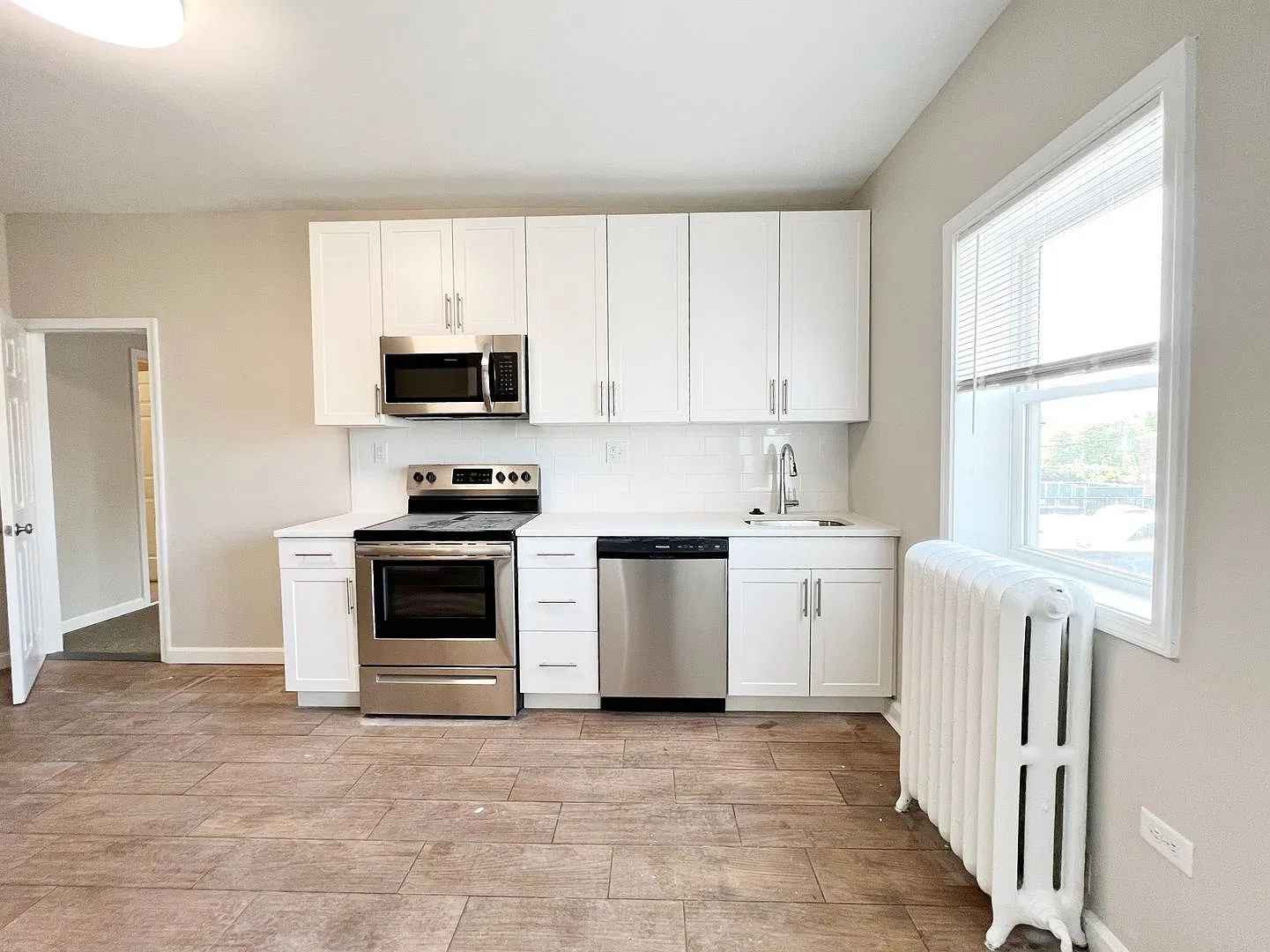327-337 W Chestnut Street — Photo 2