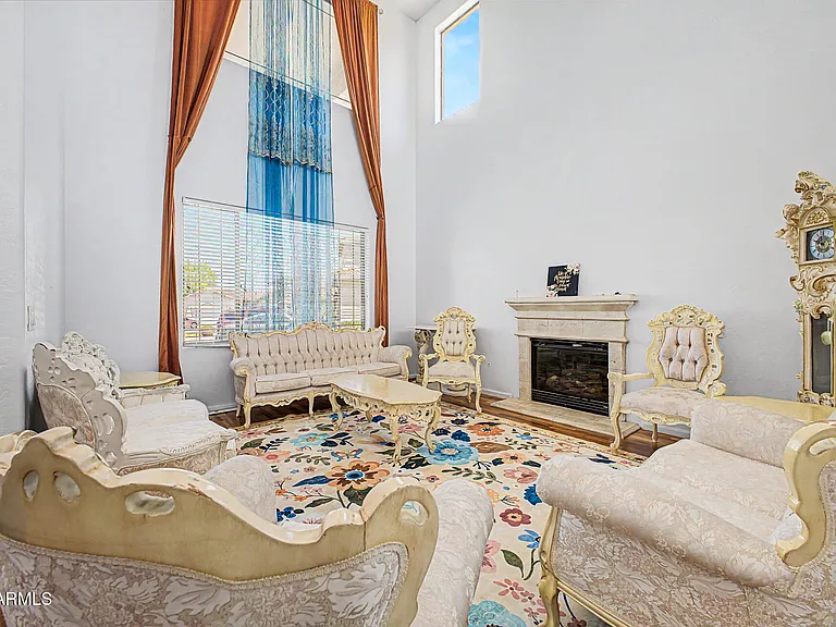 29601 W Columbus Ave — Photo 4