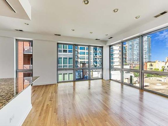 2nd image of 2035 S Indiana Ave APT 410