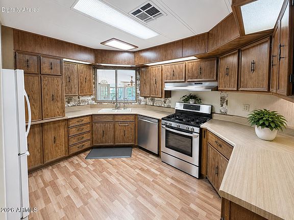 2nd image of 988 TIMBERLAND Road