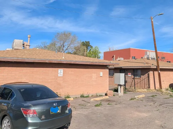 521 Palomas Dr SE, Albuquerque, NM 87108