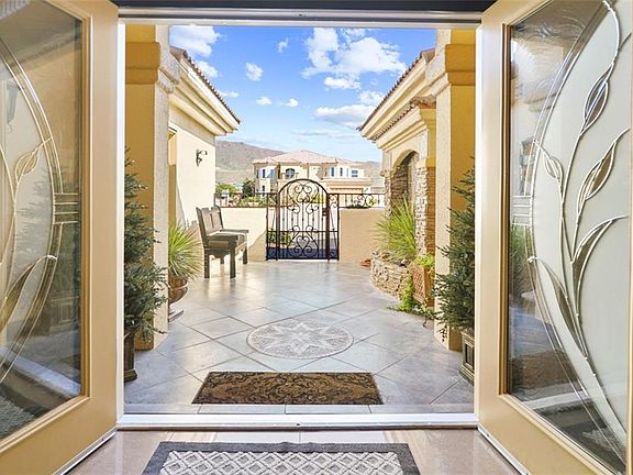 3rd image of 6640 Hermoso Del Sol