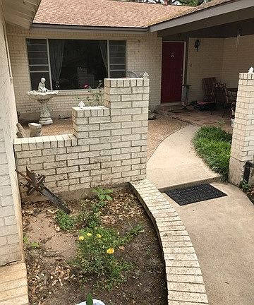 5th image of 317 Manor Dr N