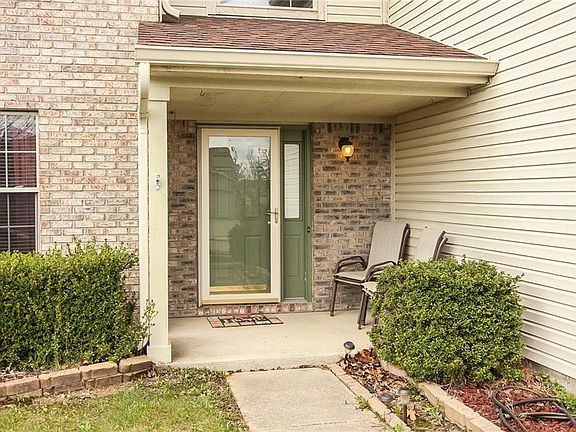 3rd image of 10215 Stillwell Dr