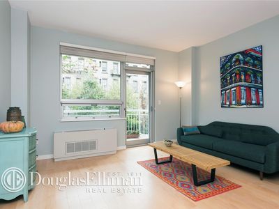 517 W 46th St APT 305, New York, NY, 10036