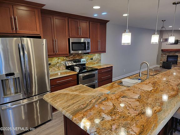 4th image of 132 GOVERNOR Street #105