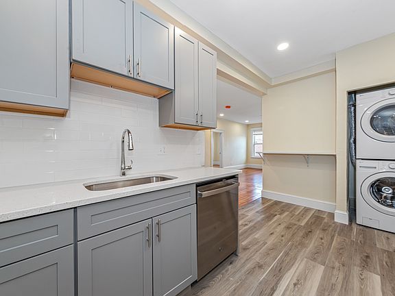 4th image of 44B Brackett St #3