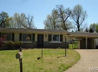 464 Terryville Dr, Saint Louis, MO 63125