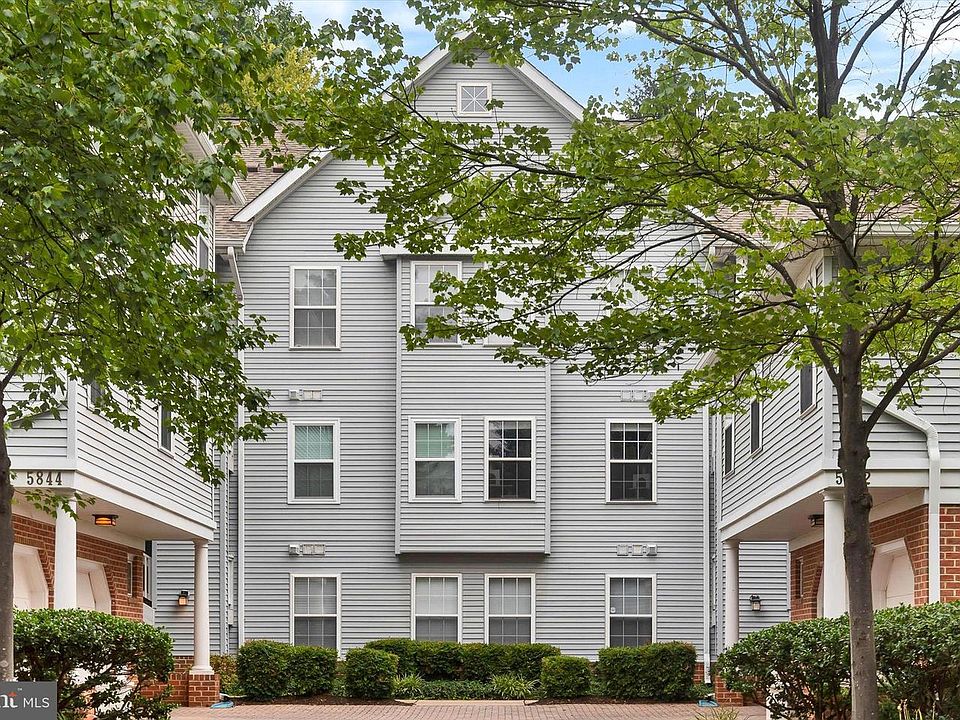 1st image of 5844 Wyndham Cir Unit 303