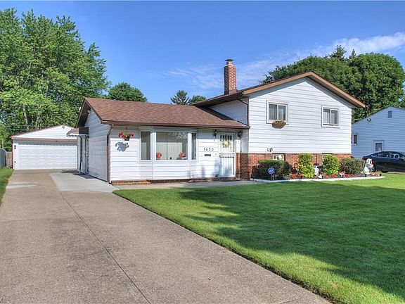 2nd image of 5630 Vickie Ln