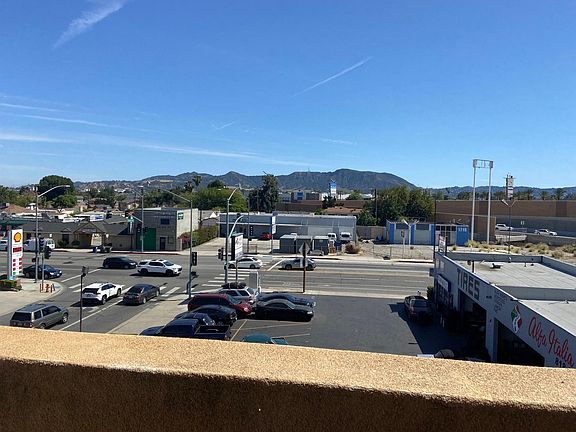4th image of 1515 Grismer Ave APT 305