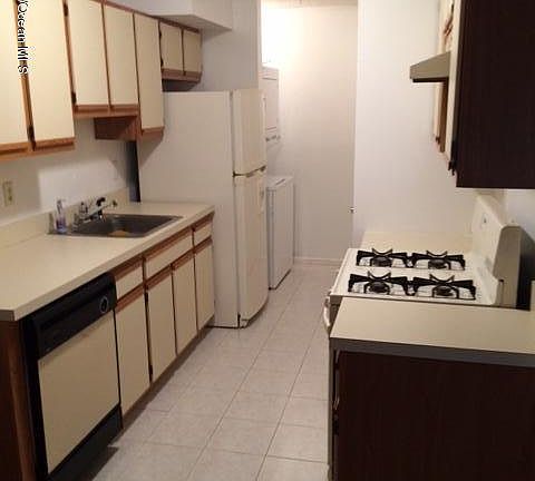 4th image of 1109 Scarlet Oak Ave