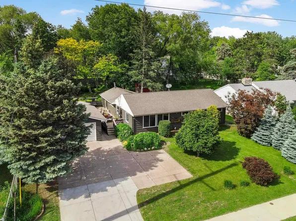 2685 Minnehaha Ave E, Maplewood, MN 55119