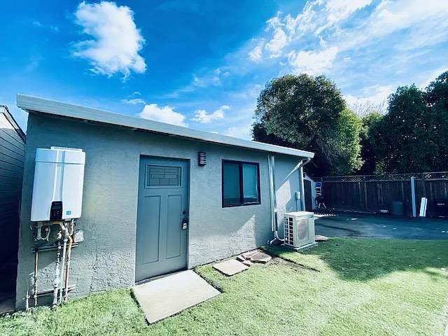 1 bed, 400 sqft, $2,500 — Photo 4