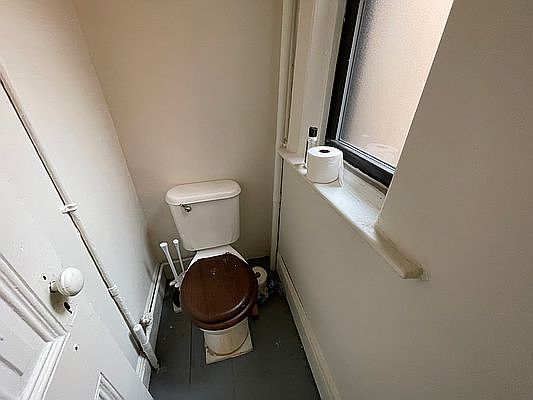 4th image of 163 E 99th St #19