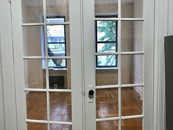 4th image of 223 E 88th St Floor 3