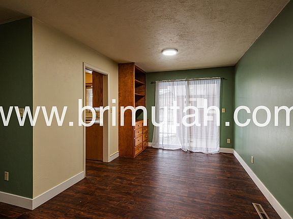 5th image of 2127 E Evergreen Ave
