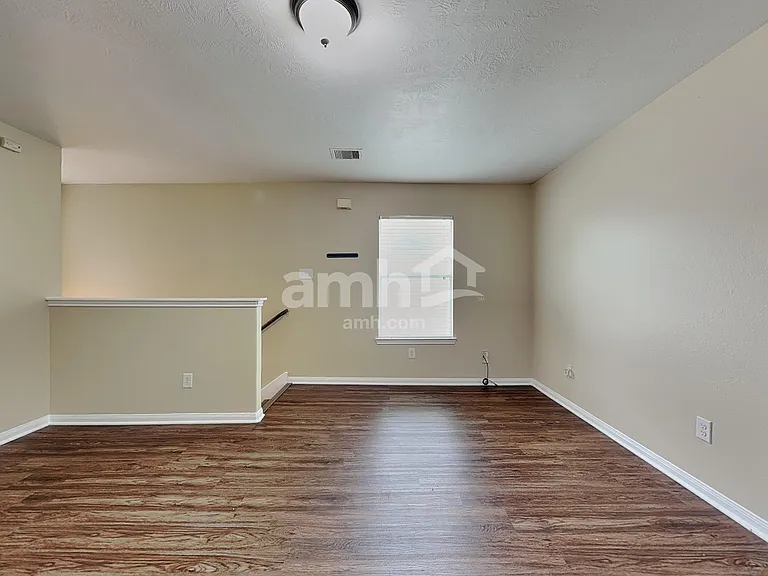 22270 Queenbury Hills Dr — Photo 12