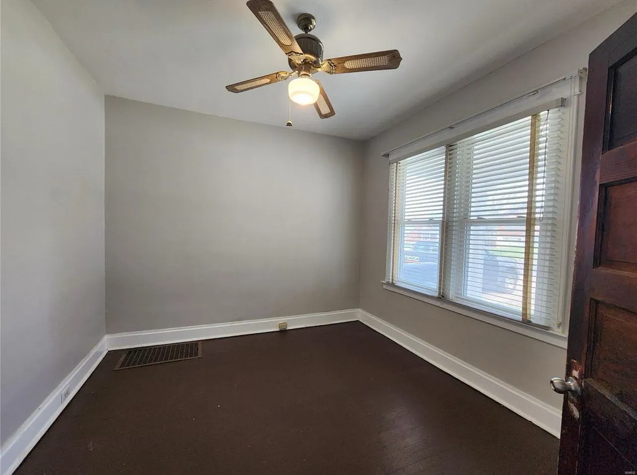 7028 Idlewild Ave — Photo 4