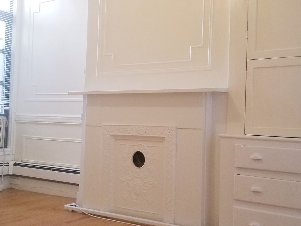 1st image of 676 Manhattan Ave #3