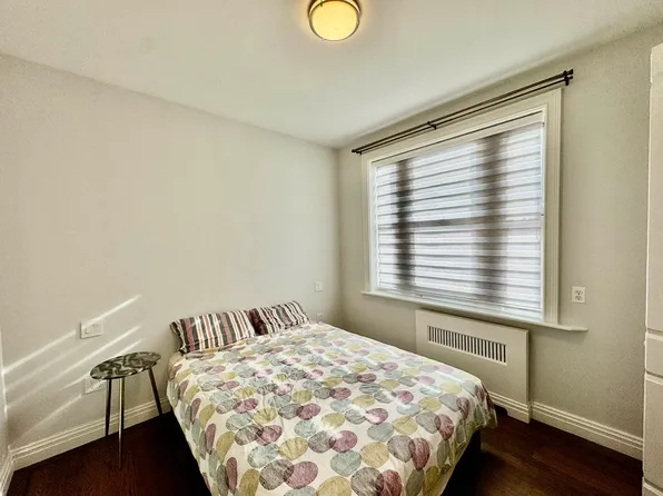 141-25 Northern Boulevard image 15 of 22