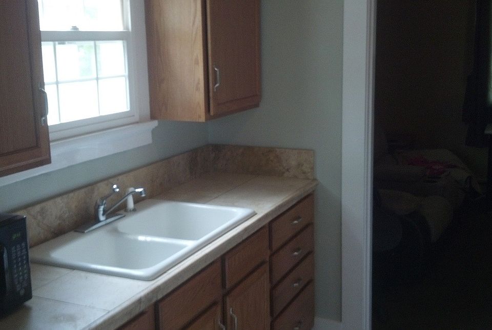 2nd image of 506 N 3rd Ave