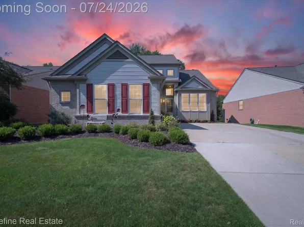 51370 Plymouth Heights Ln, Plymouth, MI 48170