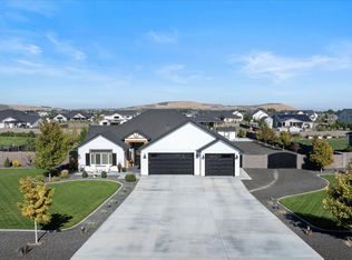 13730 S Furlong Ln, Kennewick, WA 99338