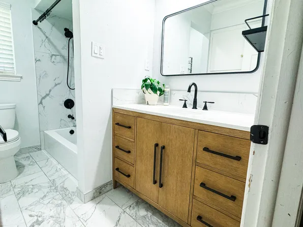 3307 Whirlaway Rd, Dallas, TX 75229