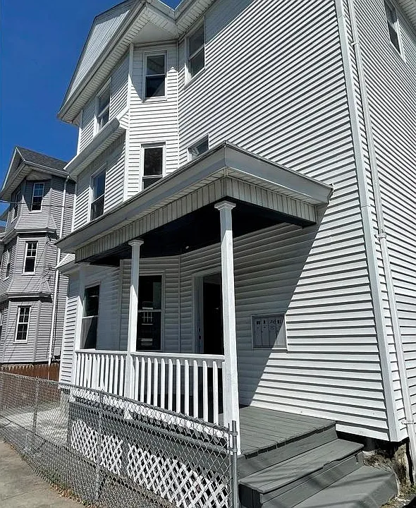 1411 N Main St #2