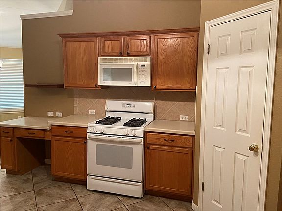4th image of 1418 Firebush Dr
