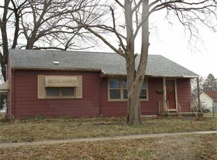 700 Kern St, Waterloo, IA 50703