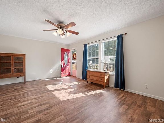 3rd image of 29491 Creek Side Ln