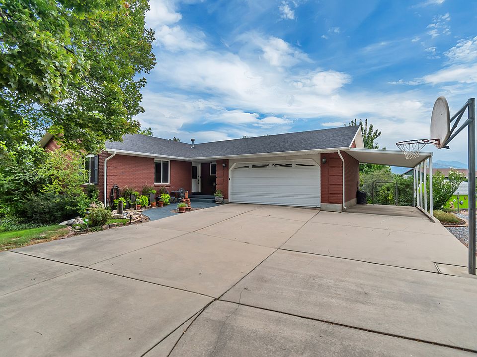 1st image of 9801 S Amberwood Cir