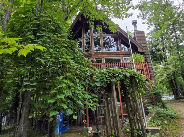 60 Polk St, Cohasset, MN 55721