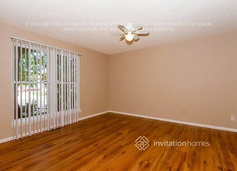 9276 Clermont Dr — Photo 12