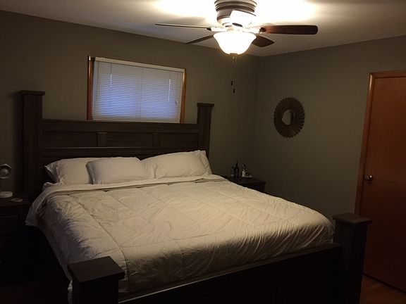 4th image of 542 Douglas Way