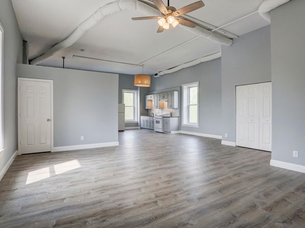 12 W Market St #302