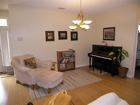 Dining area (currently used as sitting area)