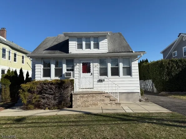 22 Lincoln Ave, Little Falls, NJ 07424
