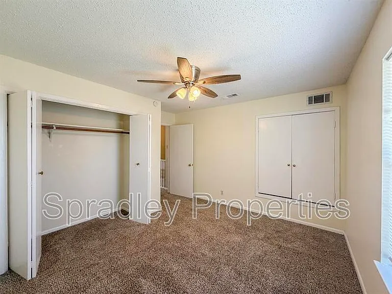 1027 N Wall St — Photo 13