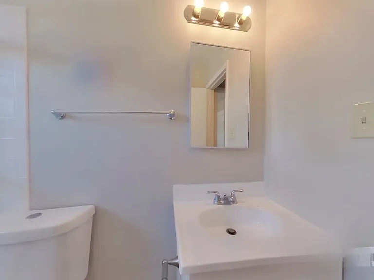 241 Benjamin Ave — Photo 7