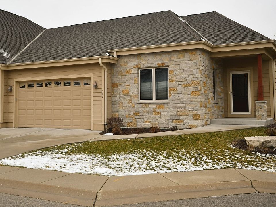 1st image of 542 Garden Prairie Dr #9