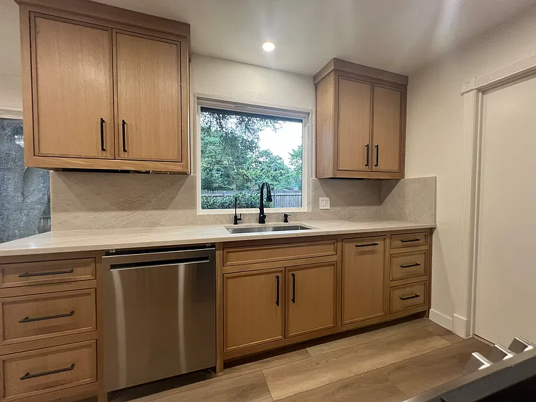 601 N Riverside Dr — Photo 13