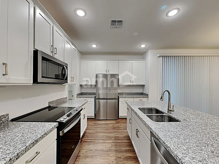 815 S 150th Dr — Photo 3