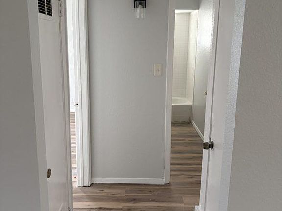 5th image of 606 W 4th St