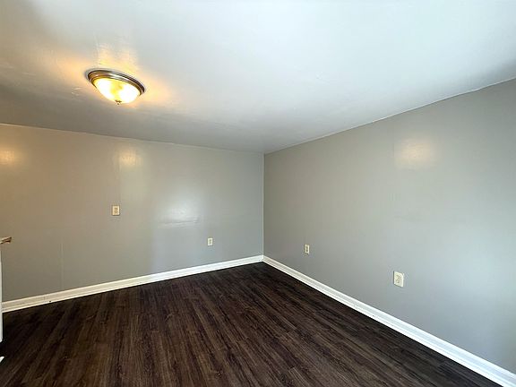 5th image of 3468 Bowen Ave