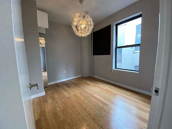 4th image of 92 Wadsworth Ave #5D