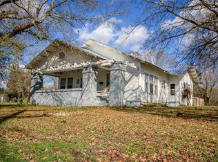 590 N Henderson St, Rusk, TX 75785